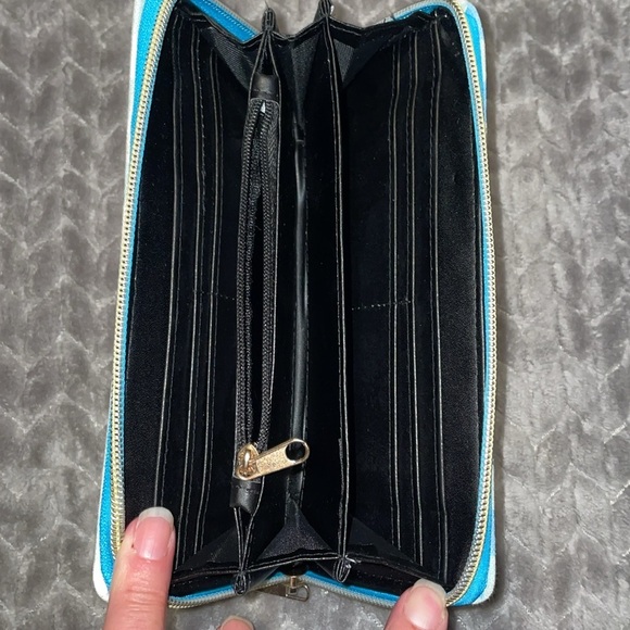 Winnie the Pooh Wallet.  Checkered. - Picture 5 of 7